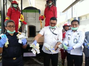 BADAN PENGAWAS OBAT DAN MAKANAN MAKASSAR MEMUSNAHKAN OBAT