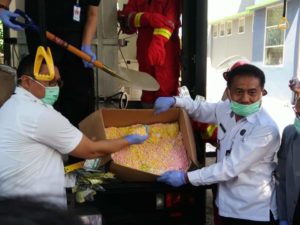 BADAN PENGAWAS OBAT DAN MAKANAN MAKASSAR MEMUSNAHKAN OBAT