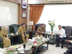 AUDIENSI DENGAN WALIKOTA MAKASSAR, MENDORONG PERAN AKTIF PEMERINTAH KOTA MAKASSAR DALAM P4GN