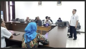 Bimbingan Pelaksanaan Layanan pada Pojok Intervensi Berbasis Masyarakat (I BM) di Sambung Jawa Bimbingan Pelaksanaan Layanan pada Pojok Intervensi Berbasis Masyarakat (I BM) di Sambung Jawa