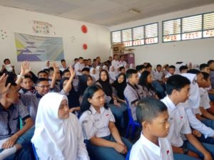 Penyuluhan Bahaya Narkoba Kepada Pelajar Sekolah SMAN 17 MAKASSAR.