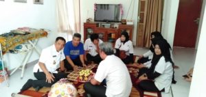 Kepala BNNP Sulsel mengunjungi staf BNNP Sulsel yang sedang sakit