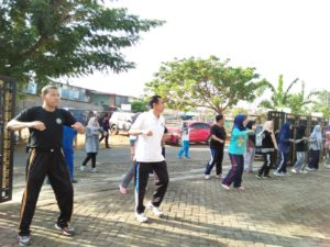 Budaya Hidup Sehat Pegawai BNNP Sulawesi Selatan Senam Bersama