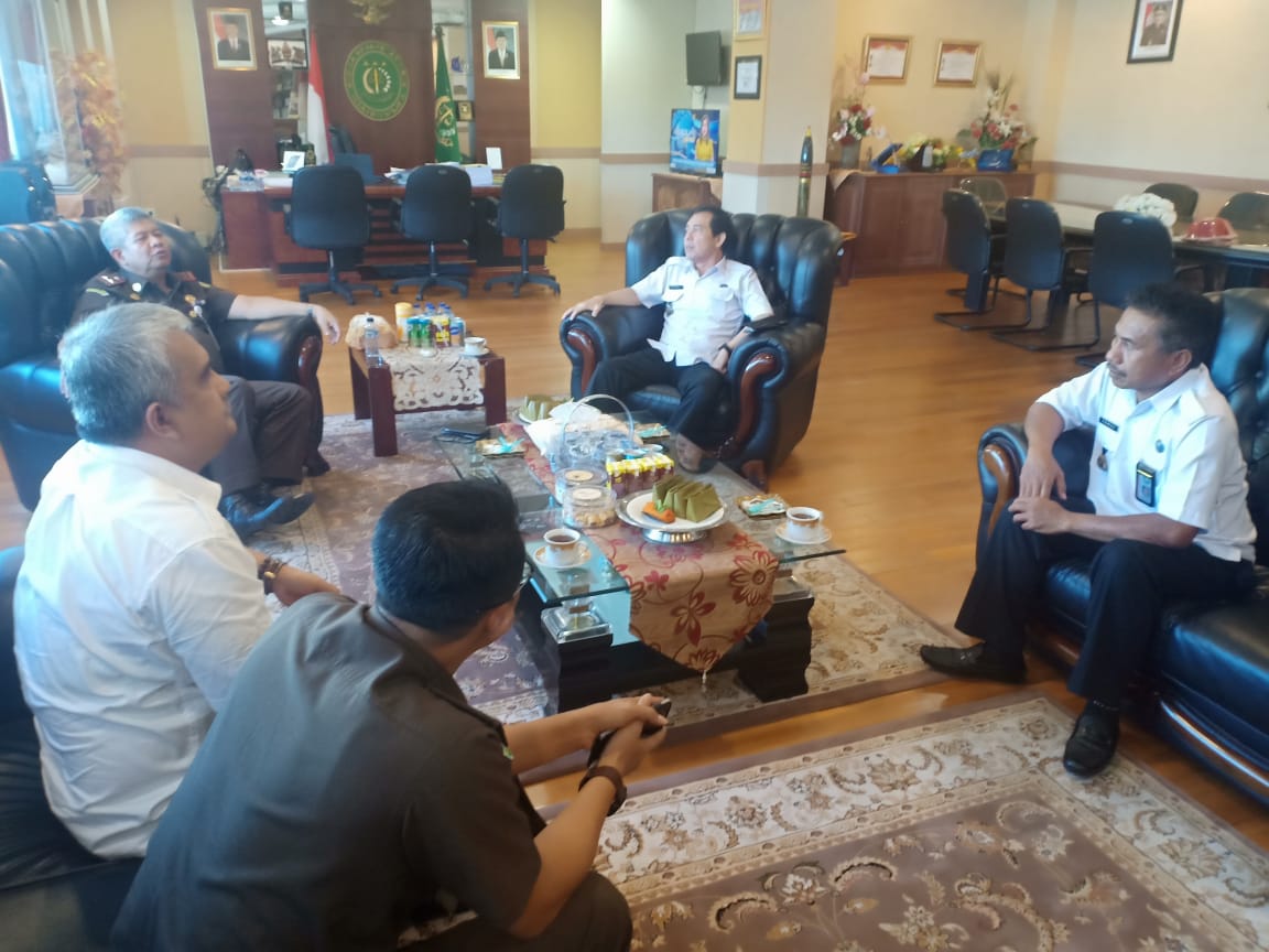 KUNJUNGAN KERJA DIREKTUR HUKUM BNN DI KANTOR KEJATI SULSEL