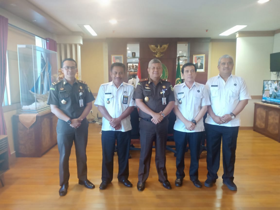 KUNJUNGAN KERJA DIREKTUR HUKUM BNN DI KANTOR KEJATI SULSEL