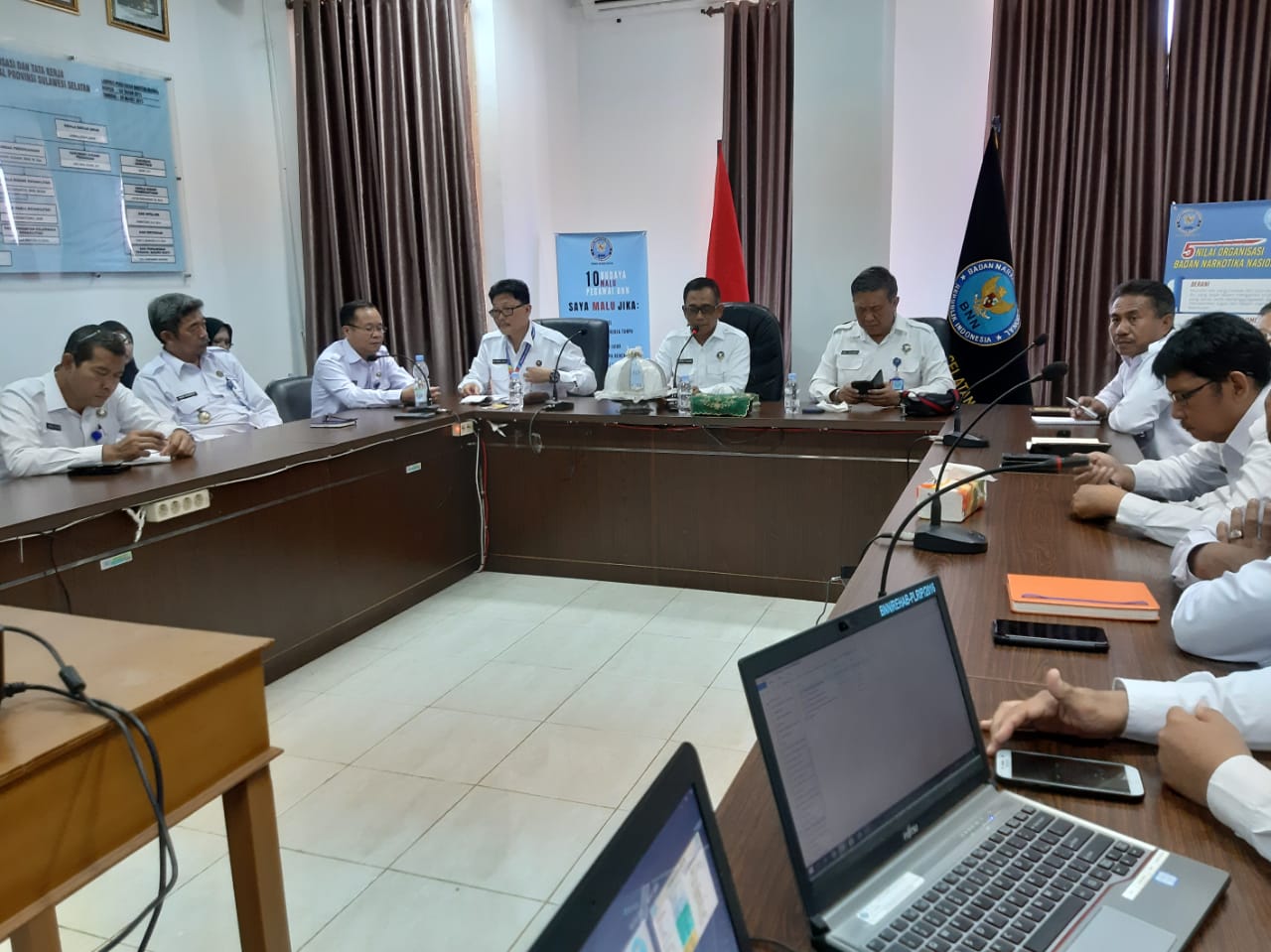 SERBA SERBI PERSIAPAN DAN PELAKSANAAN EKSPOSE PEMBANGUNAN ZONA INTEGRITAS DI BNNP SULAWESI SELATAN DI HADAPAN PERWAKILAN MENPAN RB
