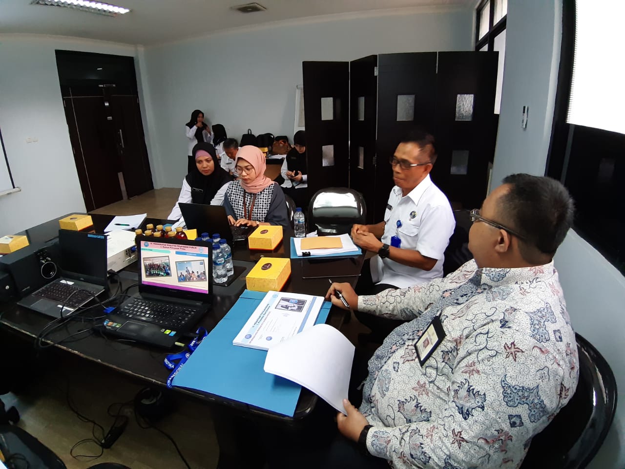 SERBA SERBI PERSIAPAN DAN PELAKSANAAN EKSPOSE PEMBANGUNAN ZONA INTEGRITAS DI BNNP SULAWESI SELATAN DI HADAPAN PERWAKILAN MENPAN RB