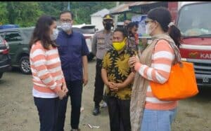 Kepala BNNP Sulsel Serahkan Bantuan di Posko Induk Majene