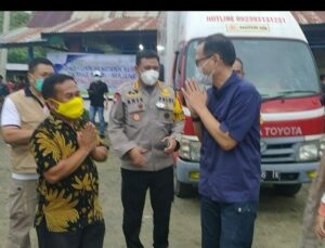 Kepala BNNP Sulsel Serahkan Bantuan di Posko Induk Majene