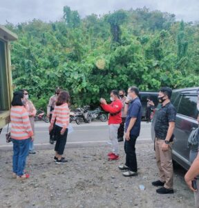 Kepala BNNP Sulsel Serahkan Bantuan di Posko Induk Majene