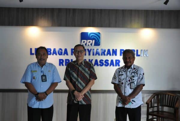 Brigjen Pol. Drs. Ghiri Prawijaya, M.Th Kunjungi RRI Makassar