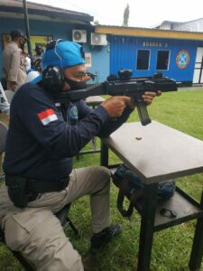 Kepala BNNP Sulsel Gelar Latihan Menembak di Lapangan Tembak Gegana Brimob Polda Sulsel.
