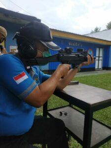 Kepala BNNP Sulsel Gelar Latihan Menembak di Lapangan Tembak Gegana Brimob Polda Sulsel.