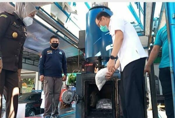 Kepala BNN Provinsi Sulawesi Selatan Menghadiri Acara Pemusnahan Barang Bukti Narkotika dan Tindak Pidana Umum Lainnya di Kejaksaan Negeri Makassar