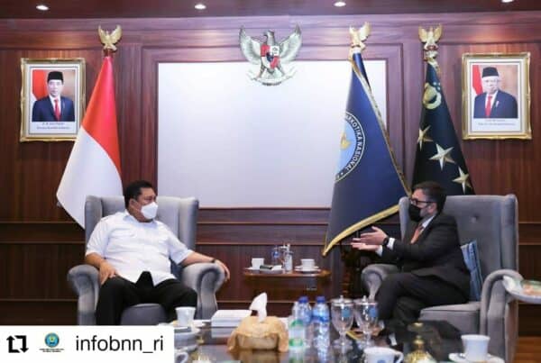 Repost BNN RI ” RI-Kolombia Perkuat Kerjasama Guerra Contra La Drogas”.