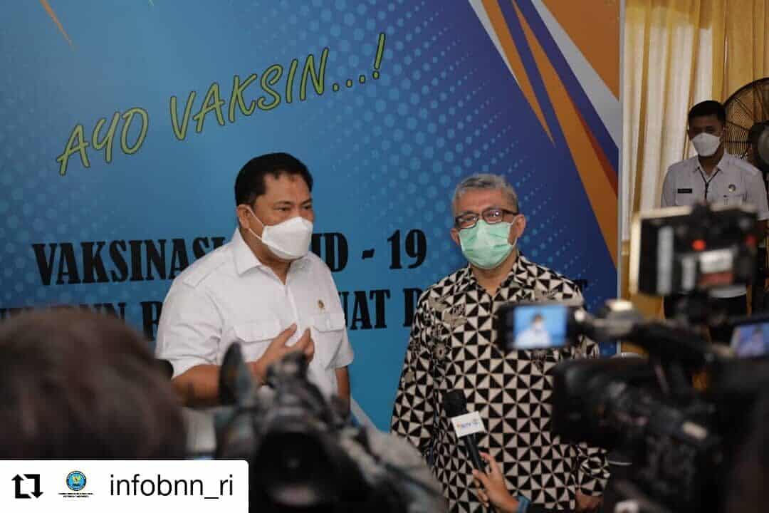 #Repost @infobnn_ri • • • • • • BNN RI , JL MT Haryono Cawang Jakarta DUKUNG INDONESIA SEHAT, BNN RI GELAR VAKSINASI COVID-19