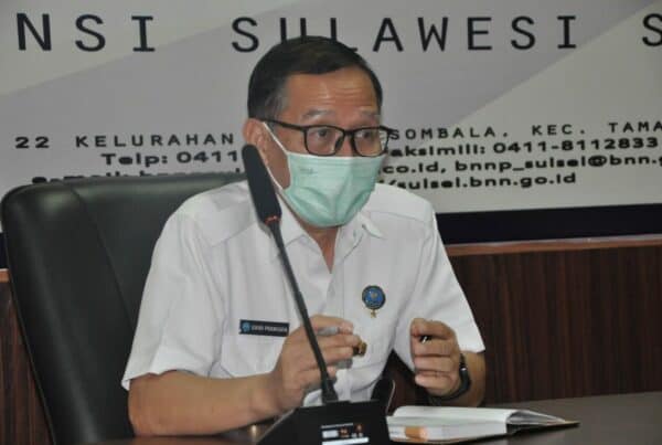 Kepala BNNP Sulsel Brigjen Pol.Drs.Ghiri Prawijaya,M.Th memimpin rapat tentang INPRES N0 2