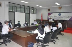 Kepala BNNP Sulsel Brigjen Pol.Drs.Ghiri Prawijaya,M.Th memimpin rapat tentang INPRES N0 2