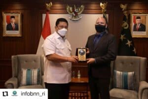 Repost BNN RI ” Kepala BNN RI Menerima Kunjungan Kerja Atase Kepolisian Canada”.