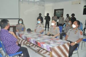 Kepala BNN Prov. Sulawesi Selatan bersama Jajaran Kepala BNNK Berkunjung dan Bersilaturahmi dengan Kepala Pastor Gereja Katedral Makassar