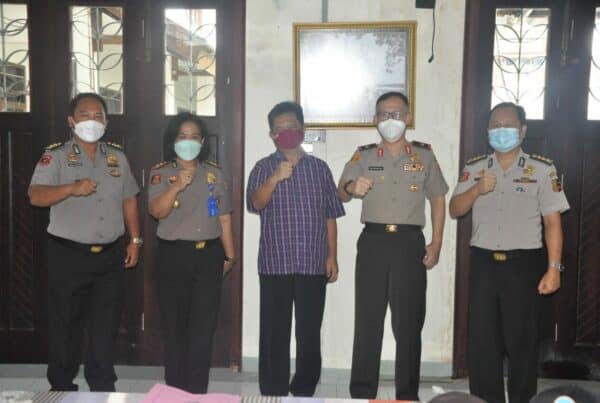 Kepala BNN Prov. Sulawesi Selatan bersama Jajaran Kepala BNNK Berkunjung dan Bersilaturahmi dengan Kepala Pastor Gereja Katedral Makassar