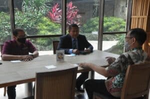 Kepala BNNP Sulsel Audiensi Dengan GM Hotel The Rinra Makassar.