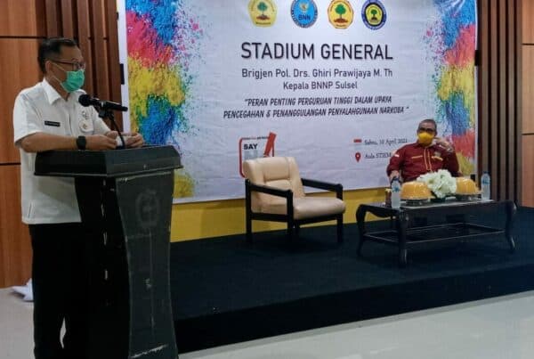 Kepala BNN Provinsi Sulawesi Selatan melaksanakan Sosialisasi P4GN di Kampus STIEM Bongaya Makassar