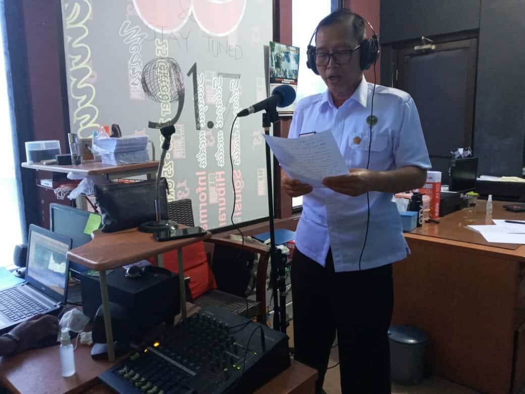 Kepala BNNP Sulsel Melaksanakan Kegiatan Diseminasi War On Drugs di Radio.