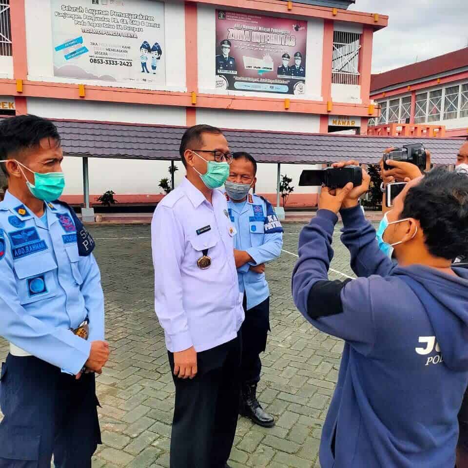 Kepala BNNP Sulawesi Selatan Brigjen Pol. Drs. Ghiri Prawijaya, M.Th melaksanakan kunjungan kerja ke Lembaga Pemasyarakatan (Lapas) Klas IIAKota Pare Pare