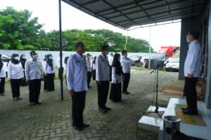 Ka BNNP Sulsel Brigjen Pol.Drs.Ghiri Prawijaya,M.Th pimpin apel pagi di hari pertama pasca libur panjang Idul Fitri 1442 H. Ka BNNP Sulsel Brigjen Pol.Drs.Ghiri Prawijaya,M.Th pimpin apel pagi di hari pertama pasca libur panjang Idul Fitri 1442 H.