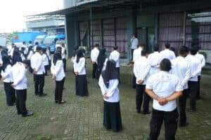 Ka BNNP Sulsel Brigjen Pol.Drs.Ghiri Prawijaya,M.Th pimpin apel pagi di hari pertama pasca libur panjang Idul Fitri 1442 H. Ka BNNP Sulsel Brigjen Pol.Drs.Ghiri Prawijaya,M.Th pimpin apel pagi di hari pertama pasca libur panjang Idul Fitri 1442 H.