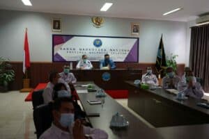 Kepala Badan Narkotika Nasional (BNN) Provinsi Sulawesi Selatan Mengikuti Kegiatan Rapat Pimpinan (Rapim) BNN RI Secara Virtual dengan BNNP dan BNNK Se-Indonesia dalam Rangka Halal Bi Halal Pasca Perayaan Idul Fitri 1442H Kepala Badan Narkotika Nasional (BNN) Provinsi Sulawesi Selatan Mengikuti Kegiatan Rapat Pimpinan (Rapim) BNN RI Secara Virtual dengan BNNP dan BNNK Se-Indonesia dalam Rangka Halal Bi Halal Pasca Perayaan Idul Fitri 1442H