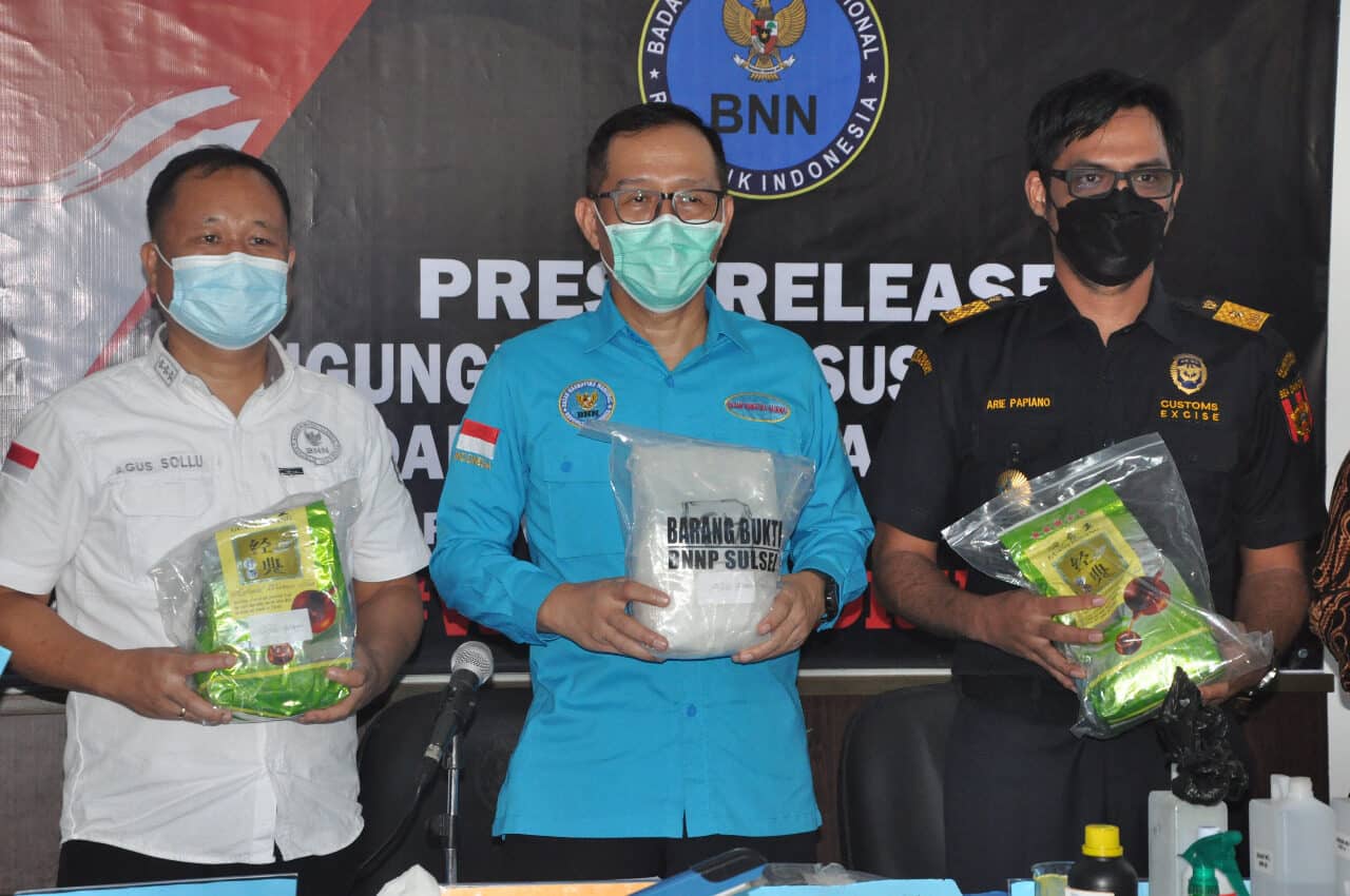 Dalam Rangka PRA HANI 2021 BNNP Sulsel Rilis Pengungkapan Home Industri Clandestine Lab Narkotika Ganja Sintetis Tembakau Gorilla