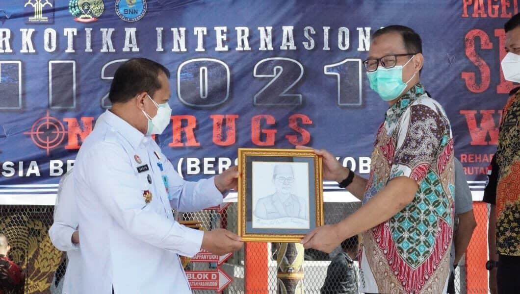 Kepala BNNP Sulsel Menghadiri Undangan Kakanwilkumham Sulsel Memperingati Hari Anti Narkotika Internasional (HANI) 2021 di Rutan Klas I A Makassar. Kepala BNNP Sulsel Menghadiri Undangan Kakanwilkumham Sulsel Memperingati Hari Anti Narkotika Internasional (HANI) 2021 di Rutan Klas I A Makassar.