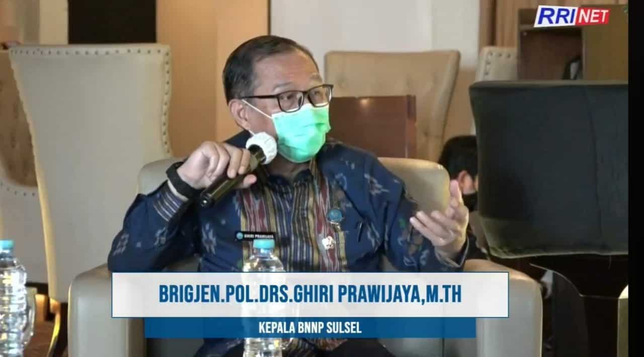 Kepala BNNP Sulawesi Selatan melaksanakan Talkshow Dialog Interaktif Luar Ruangan bersama LPP RRI Makassar,14 Juli 2021 Kepala BNNP Sulawesi Selatan melaksanakan Talkshow Dialog Interaktif Luar Ruangan bersama LPP RRI Makassar,14 Juli 2021
