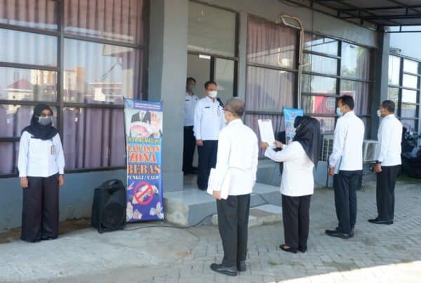 Plt.Kepala Bagian Umum BNNP Sulsel Sudaryanto,SKM.M.Kes memimpin pelaksanaan Apel Pagi lingkup BNNP Sulsel.
