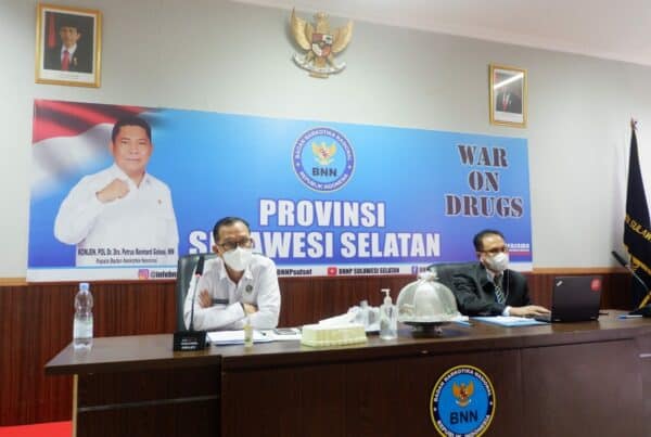 Kepala BNNP Sulsel Melaksanakan Kegiatan Mentoring Pada seminar rancangan proyek perubahan Pelatihan Kepemimpinan Nasional Tingkat II Angkatan VII Tahun 2021 secara Virtual