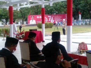 BNNP Sulawesi Selatan Menghadiri Upacara Prosesi Penurunan Bendera Merah Putih pada HUT ke 76 Proklamasi Kemerdekaan Republik Indonesia