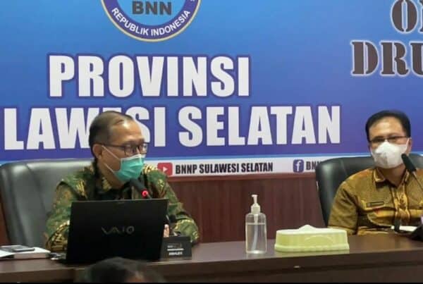 Kepala BNNP Sulawesi Selatan mengikuti kegiatan Rapat Silaturrahim BNN Wilayah Sulawesi Selatan secara Virtual. Makassar 1 September 2021