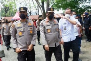 Kepala BNNP Sulawesi Selatan Menghadiri Kegiatan Vaksinasi Bersama Pejabat Utama Mabes Polri Akpol 91 Dan 94 Kepala BNNP Sulawesi Selatan Menghadiri Kegiatan Vaksinasi Bersama Pejabat Utama Mabes Polri Akpol 91 Dan 94