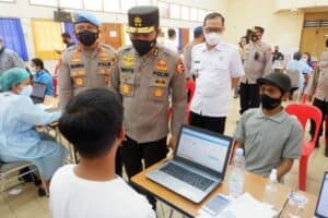 Kepala BNNP Sulawesi Selatan Menghadiri Kegiatan Vaksinasi Bersama Pejabat Utama Mabes Polri Akpol 91 Dan 94 Kepala BNNP Sulawesi Selatan Menghadiri Kegiatan Vaksinasi Bersama Pejabat Utama Mabes Polri Akpol 91 Dan 94