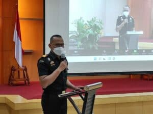 Kepala BNNP Sulawesi Selatan Memperoleh Penghargaan dari Beacukai Sulbagsel