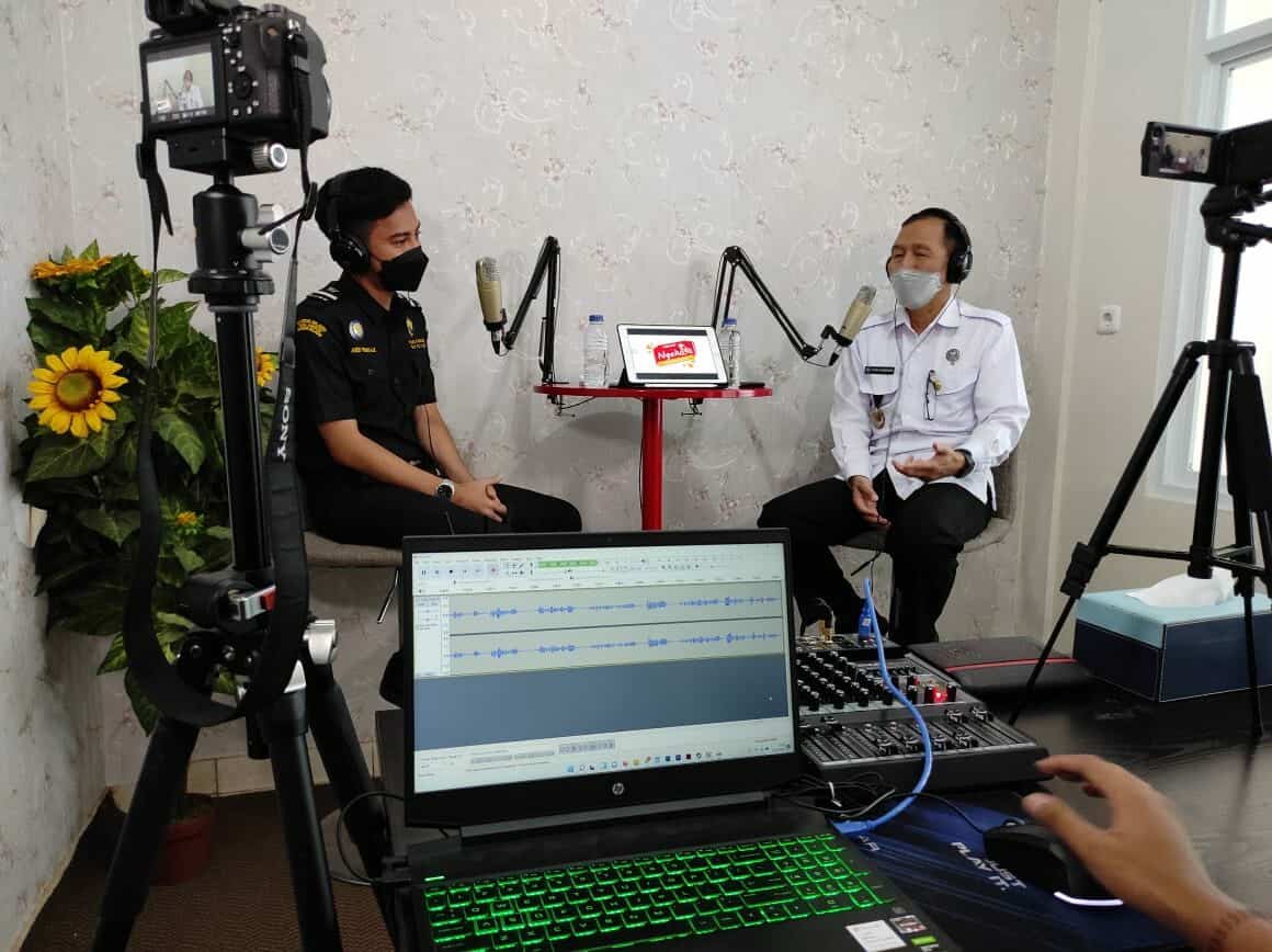 Kepala BNNP Sulawesi Selatan Melaksanakan Podcast di Kantor Wilayah DJBC Sulawesi Bagian Selatan