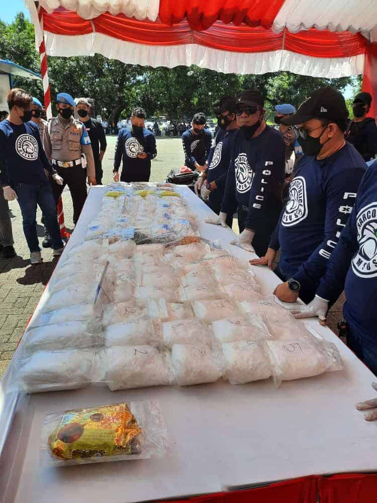 BNNP Sulawesi Selatan Menghadiri Kegiatan Pemusnahan Barang Bukti Narkoba Direktorat Narkoba Polda Sulsel Periode Agustus-September Tahun 2021