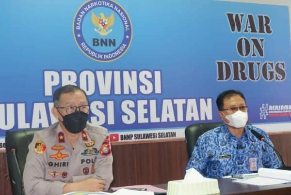 Kepala BNN Provinsi Sulawesi Selatan Brigadir Jenderal Polisi Drs. Ghiri Prawijaya, M.Th memimpin rapat kegiatan monitoring dan evalusi Bagian Bidang lingkup BNNP Sulsel