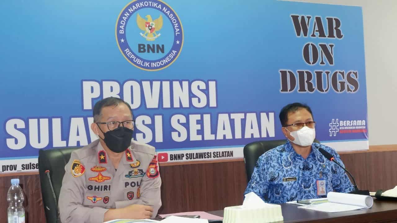 Kepala BNN Provinsi Sulawesi Selatan Brigadir Jenderal Polisi Drs. Ghiri Prawijaya, M.Th memimpin rapat kegiatan monitoring dan evalusi Bagian Bidang lingkup BNNP Sulsel Kepala BNN Provinsi Sulawesi Selatan Brigadir Jenderal Polisi Drs. Ghiri Prawijaya, M.Th memimpin rapat kegiatan monitoring dan evalusi Bagian Bidang lingkup BNNP Sulsel