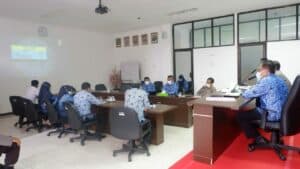Kepala BNN Provinsi Sulawesi Selatan Brigadir Jenderal Polisi Drs. Ghiri Prawijaya, M.Th memimpin rapat kegiatan monitoring dan evalusi Bagian Bidang lingkup BNNP Sulsel Kepala BNN Provinsi Sulawesi Selatan Brigadir Jenderal Polisi Drs. Ghiri Prawijaya, M.Th memimpin rapat kegiatan monitoring dan evalusi Bagian Bidang lingkup BNNP Sulsel