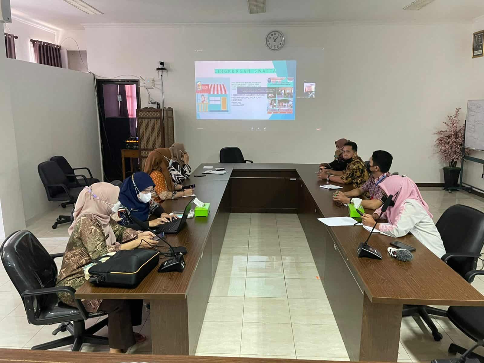 Kepala Bagian Umum BNN Prov. Sulawesi Selatan Sudarianto, SKM., M.Kes mengikuti kegiatan virtual “Webinar Series 3S (Senyum, Sapa dan Salam) BNNK Menyapa” Kepala Bagian Umum BNN Prov. Sulawesi Selatan Sudarianto, SKM., M.Kes mengikuti kegiatan virtual “Webinar Series 3S (Senyum, Sapa dan Salam) BNNK Menyapa”