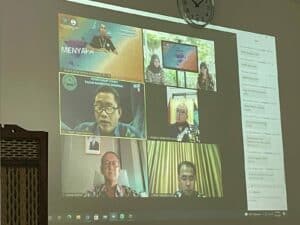 Kepala Bagian Umum BNN Prov. Sulawesi Selatan Sudarianto, SKM., M.Kes mengikuti kegiatan virtual “Webinar Series 3S (Senyum, Sapa dan Salam) BNNK Menyapa” Kepala Bagian Umum BNN Prov. Sulawesi Selatan Sudarianto, SKM., M.Kes mengikuti kegiatan virtual “Webinar Series 3S (Senyum, Sapa dan Salam) BNNK Menyapa”