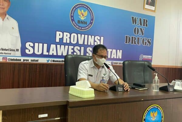 Kepala Bagian Umum BNNP Sulsel Sudarianto, SKM., M.Kes melaksanakan rapat mingguan bagian umum BNNP Sulsel Kepala Bagian Umum BNNP Sulsel Sudarianto, SKM., M.Kes melaksanakan rapat mingguan bagian umum BNNP Sulsel